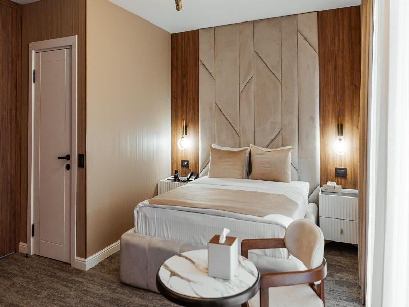 White Breeze Hotel image