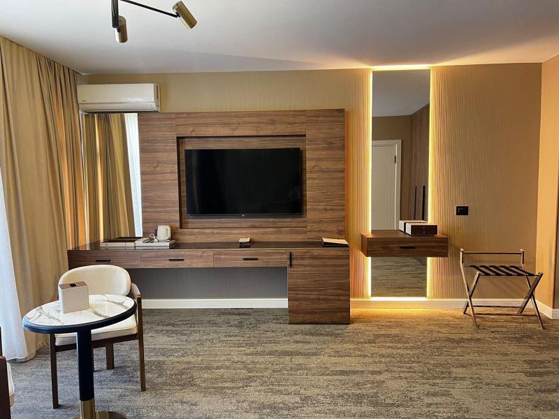 White Breeze Hotel image