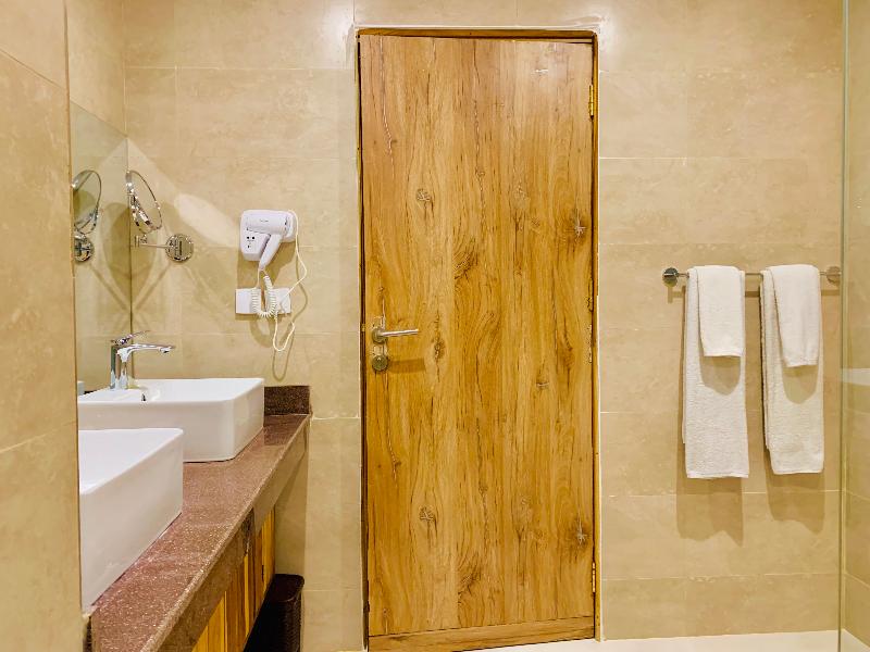 Royal Mandarin Hotel & Resort image