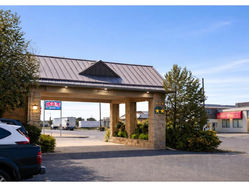 Sundowner Inn Forsyth I 94 2