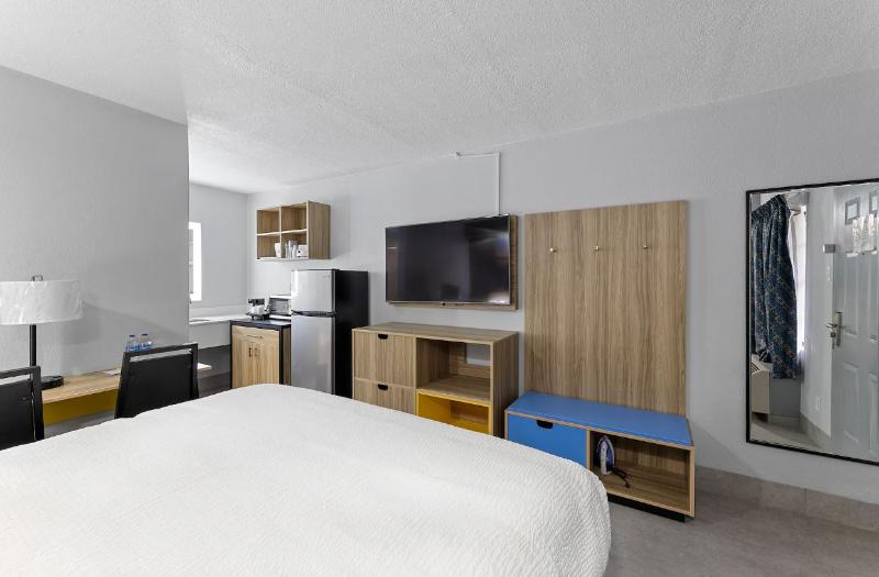 Days Inn By Wyndham San Antonio Near Lackland AFB image