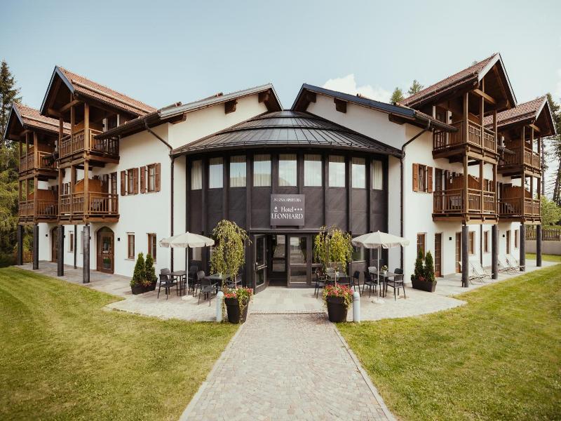 Hotel Leonard image