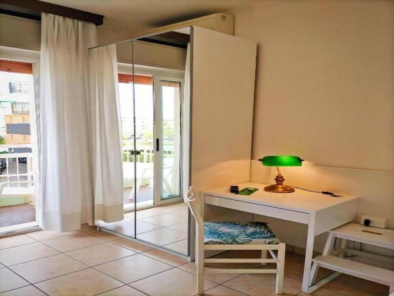 Le Petit Hotel image