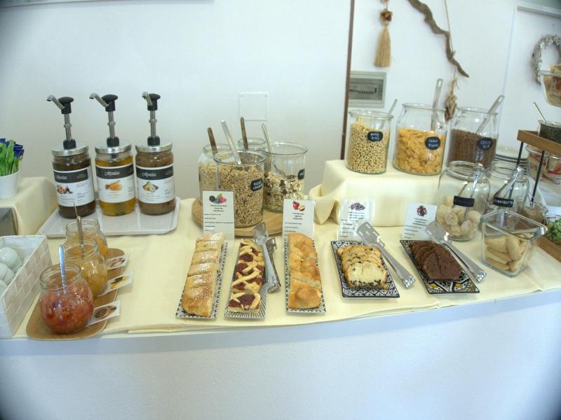 Le Petit Hotel image