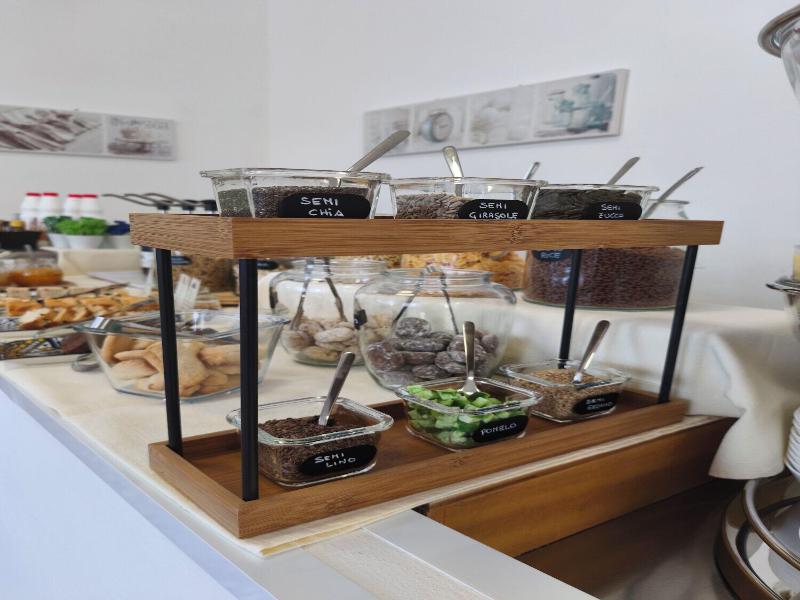 Le Petit Hotel image