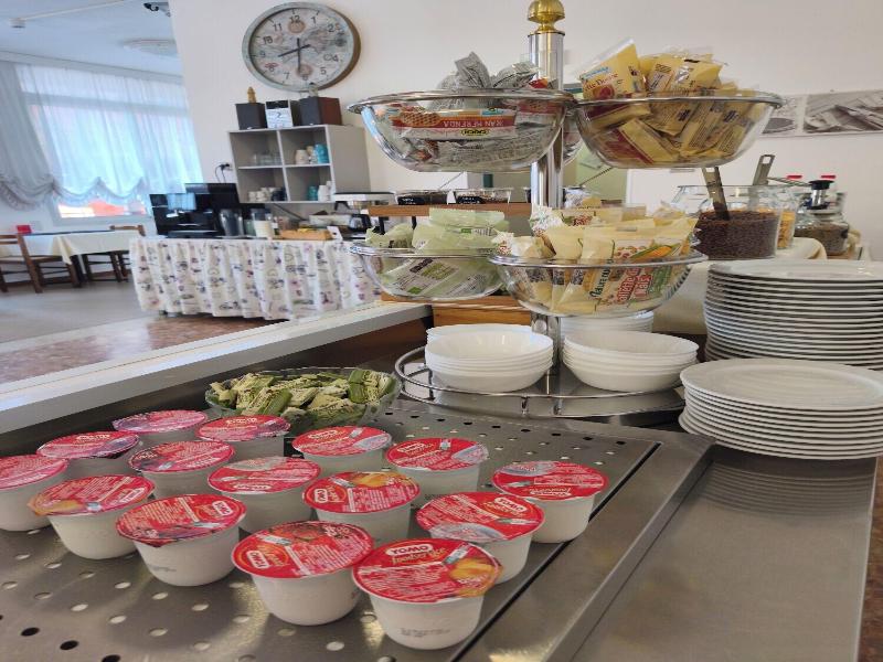 Le Petit Hotel image