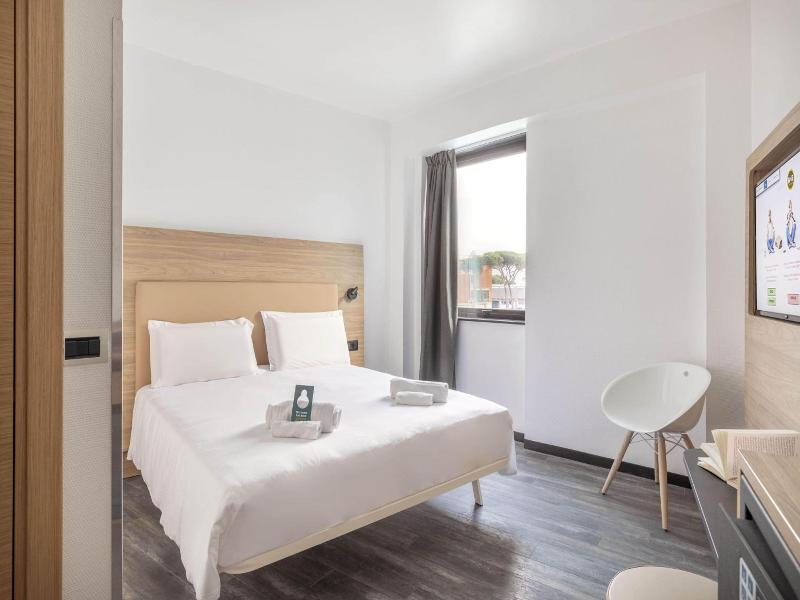 B B Hotel Pomezia Roma image