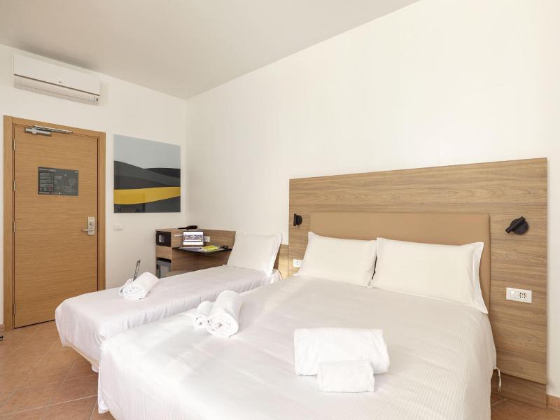 B B Hotel Pomezia Roma image