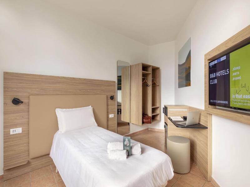 B B Hotel Pomezia Roma image