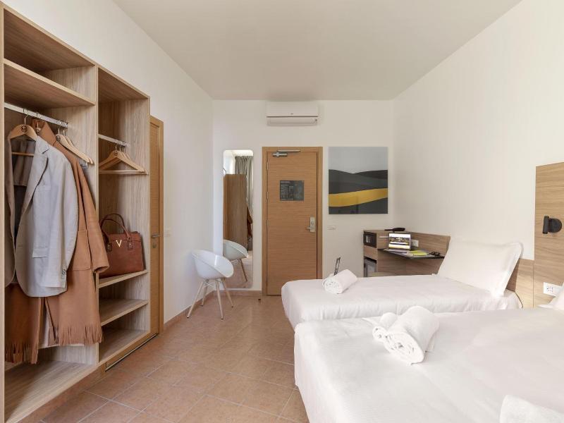 B B Hotel Pomezia Roma image