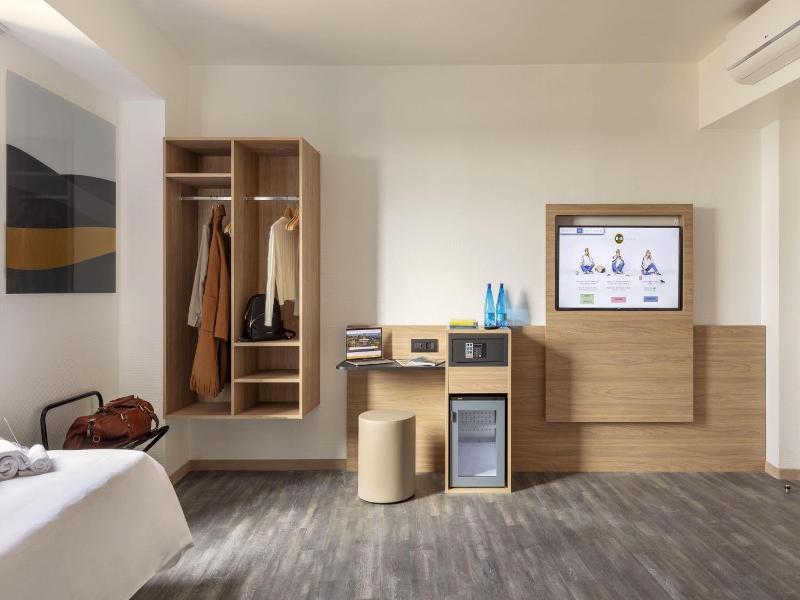 B B Hotel Pomezia Roma image