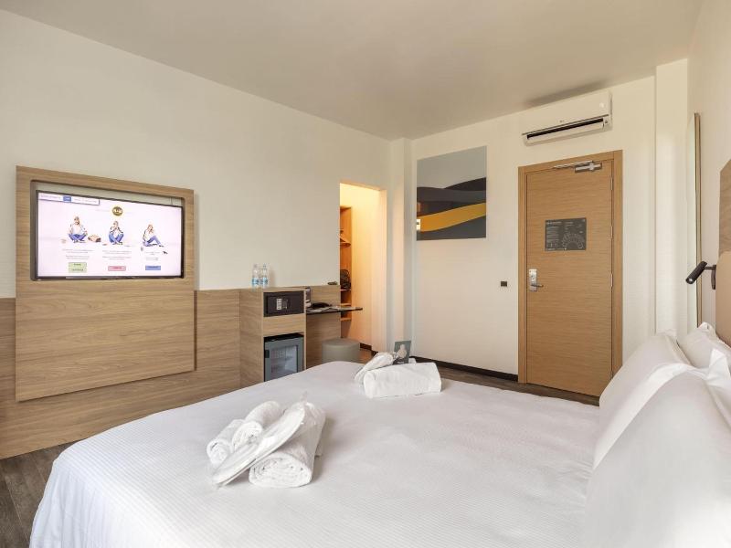 B B Hotel Pomezia Roma image