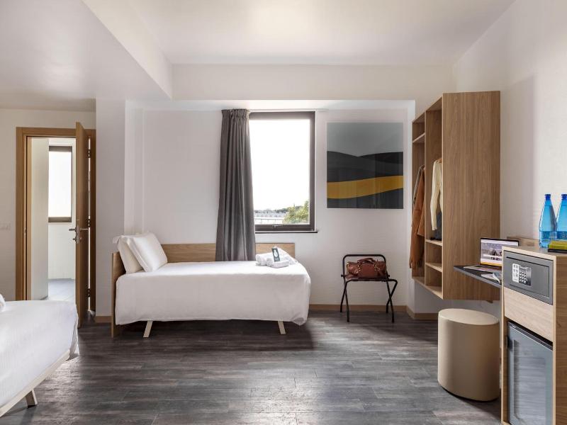 B B Hotel Pomezia Roma image