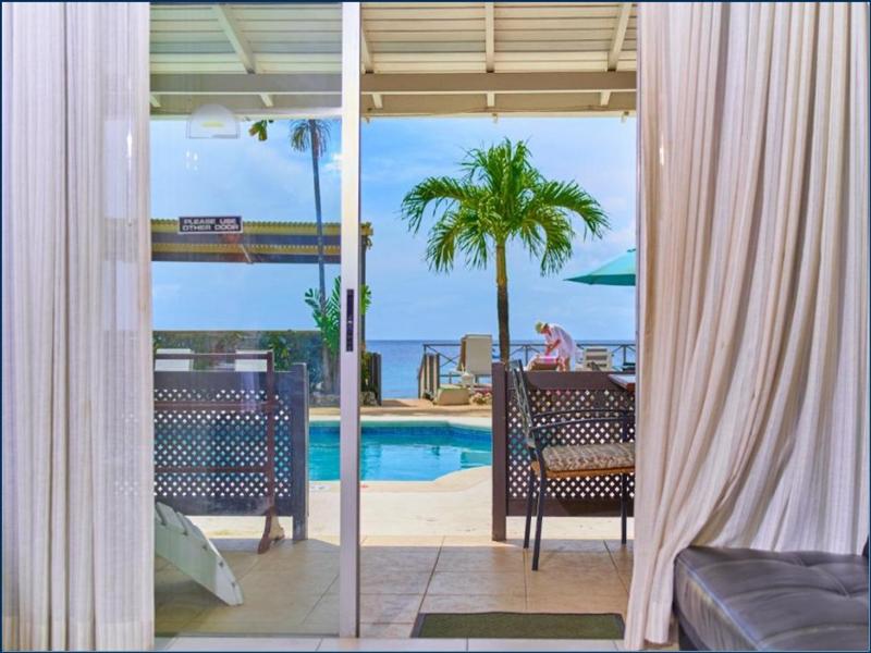 Tropical Sunset Beach Apartment Hotel