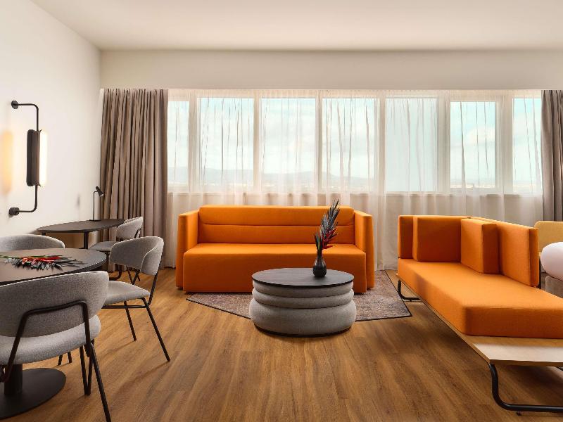 Novotel Zagreb image