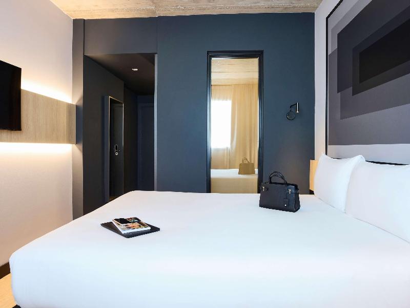 Ibis Madrid Norte Las Tablas image
