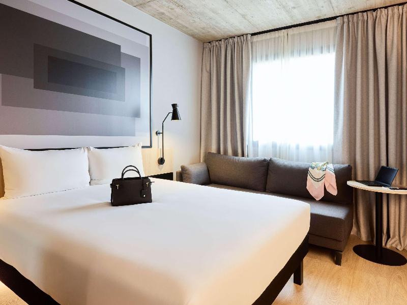 Ibis Madrid Norte Las Tablas image