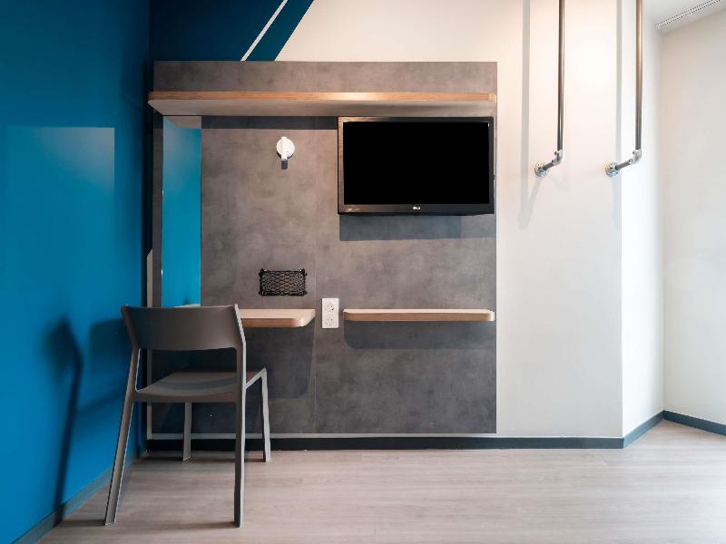 ibis budget La Rochelle Centre les Minimes image