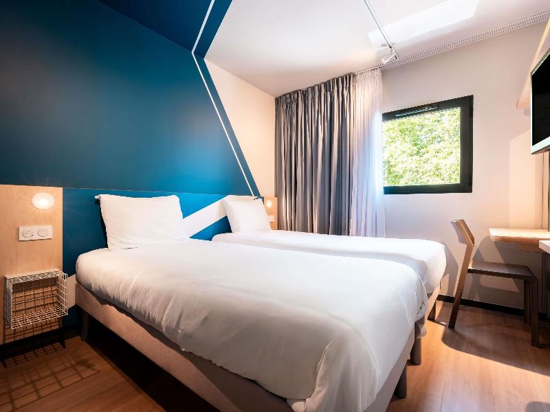 ibis budget La Rochelle Centre les Minimes image