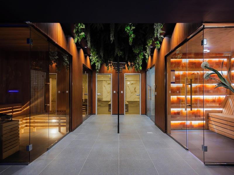 Bliss Palace Hotel And Spa image