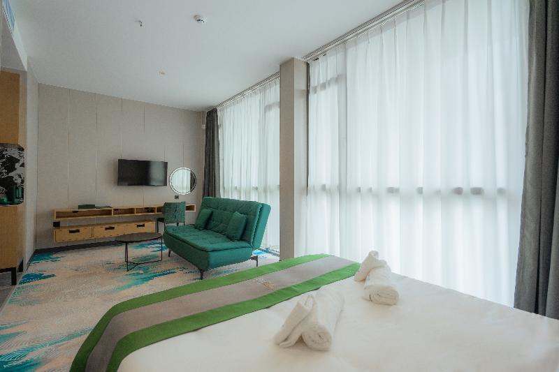 Bliss Palace Hotel And Spa image