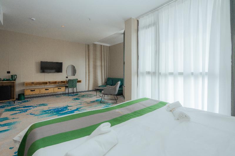 Bliss Palace Hotel And Spa image