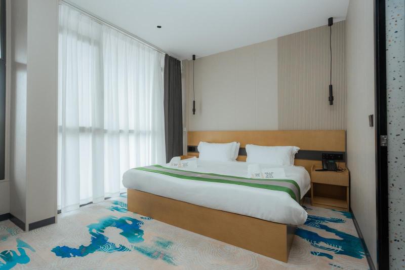 Bliss Palace Hotel And Spa image