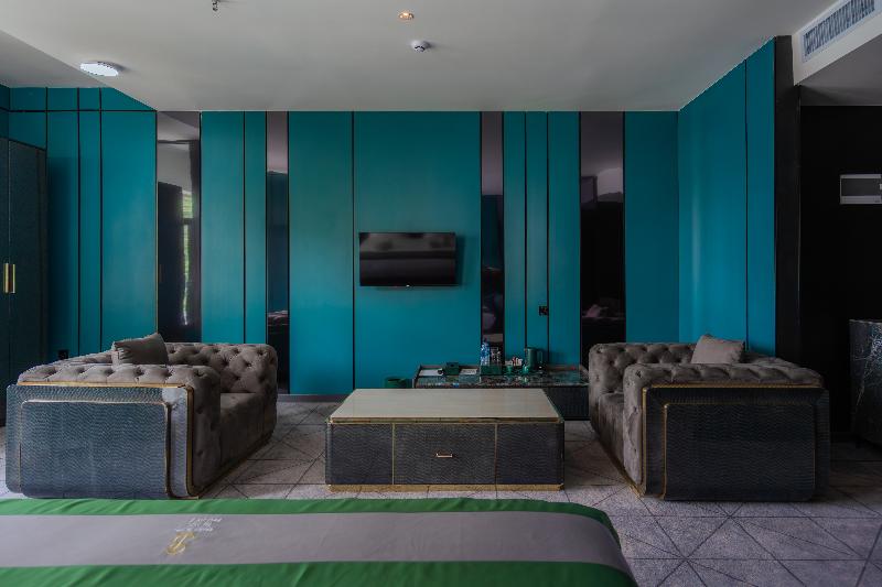 Bliss Palace Hotel And Spa image