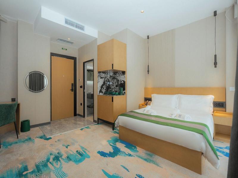 Bliss Palace Hotel And Spa image