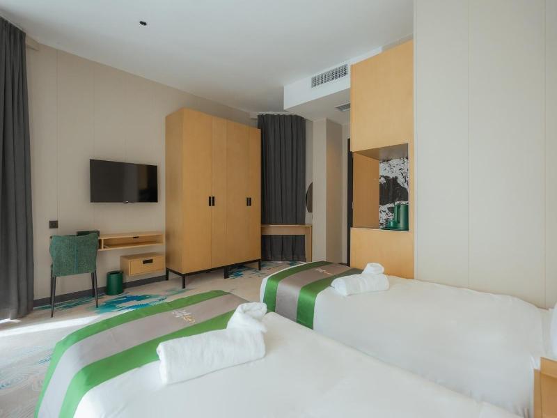 Bliss Palace Hotel And Spa image