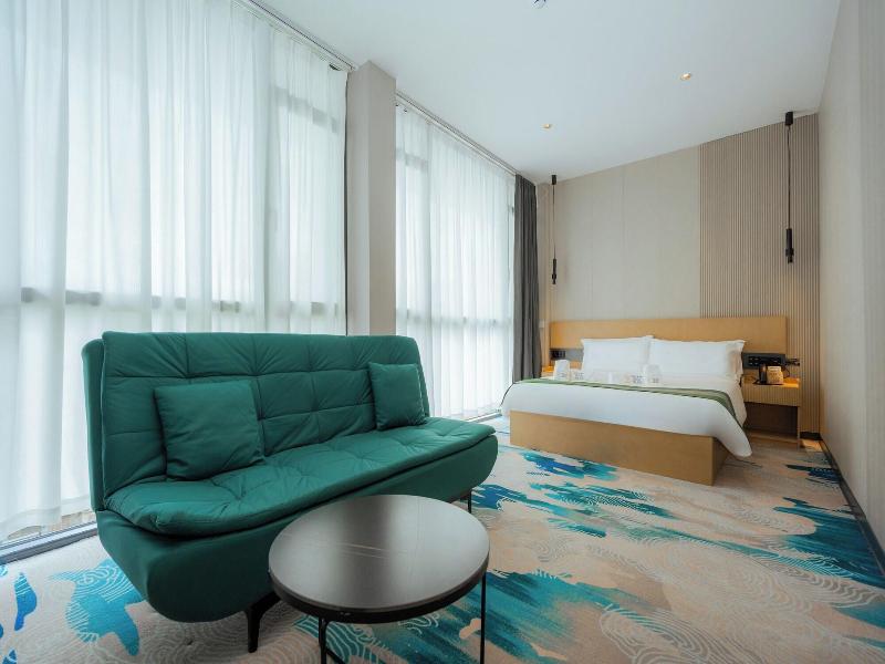 Bliss Palace Hotel And Spa image