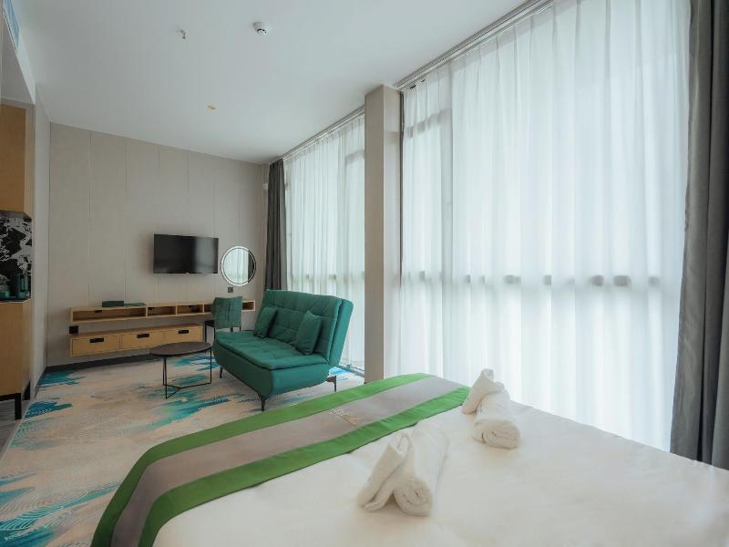 Bliss Palace Hotel And Spa image
