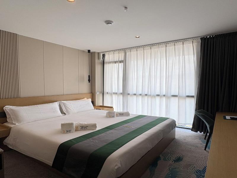 Bliss Palace Hotel And Spa image