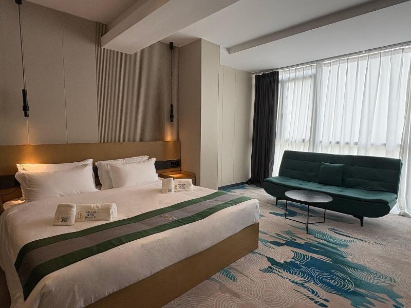 Bliss Palace Hotel And Spa image