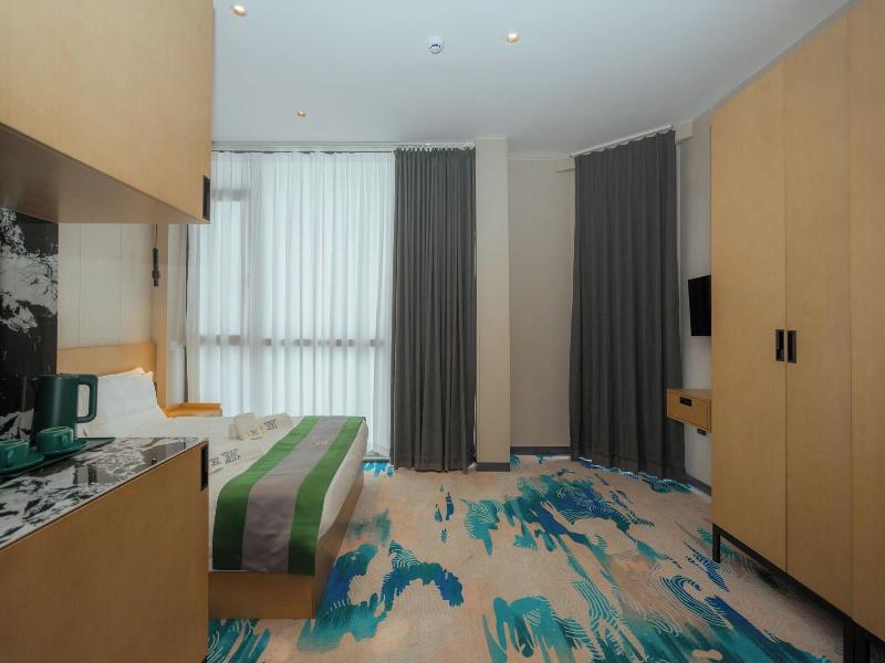 Bliss Palace Hotel And Spa image