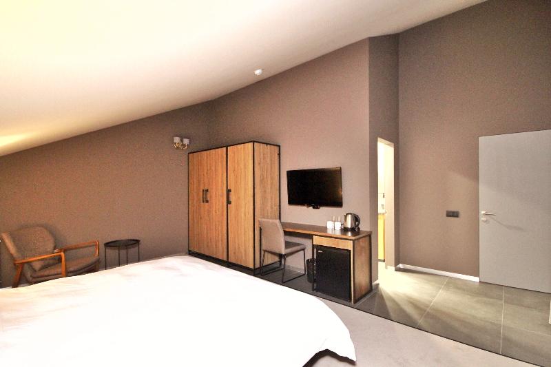 Teghenis Resort image