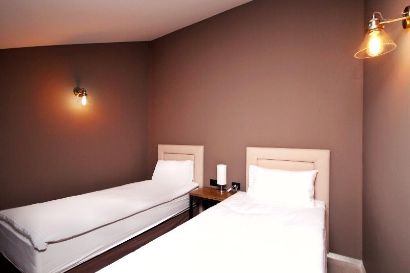 Teghenis Resort image