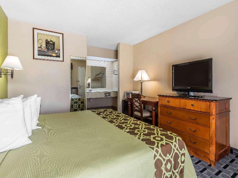 DOUBLE Accessible-Queen Size Bed — photo 4