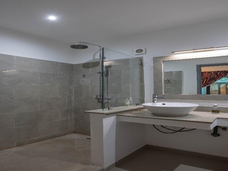 Eden Lodges & SPA image