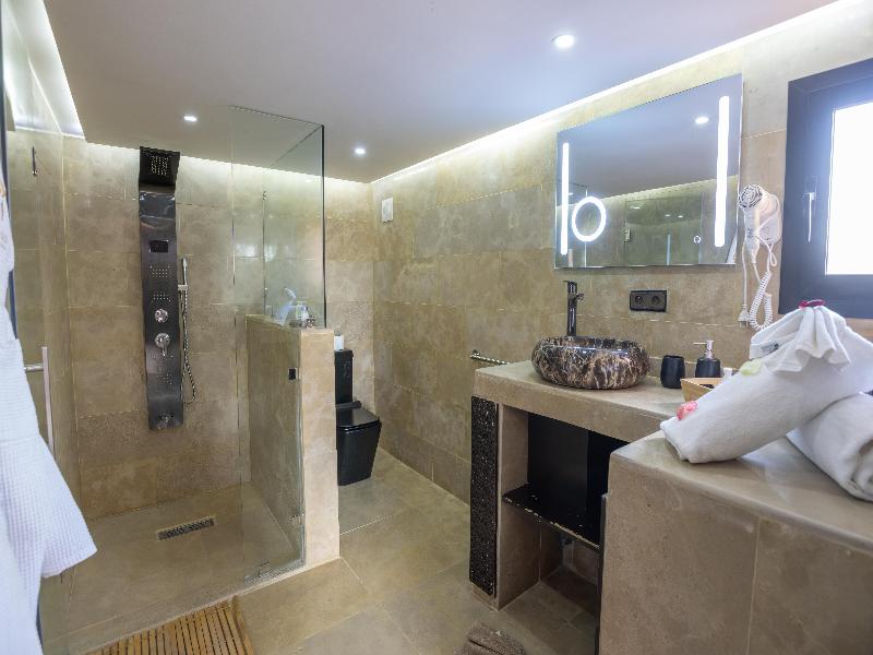 Eden Lodges & SPA image