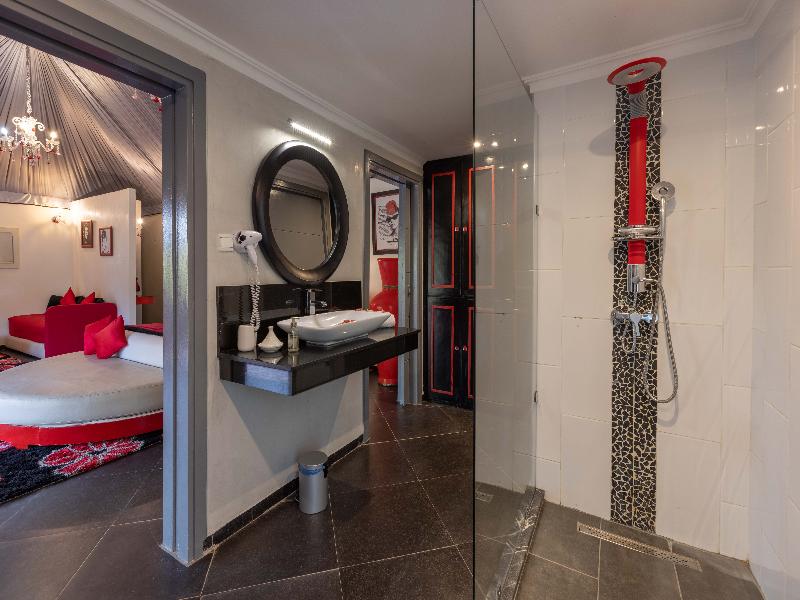 Eden Lodges & SPA image