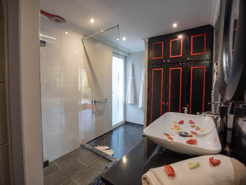 Eden Lodges & SPA image
