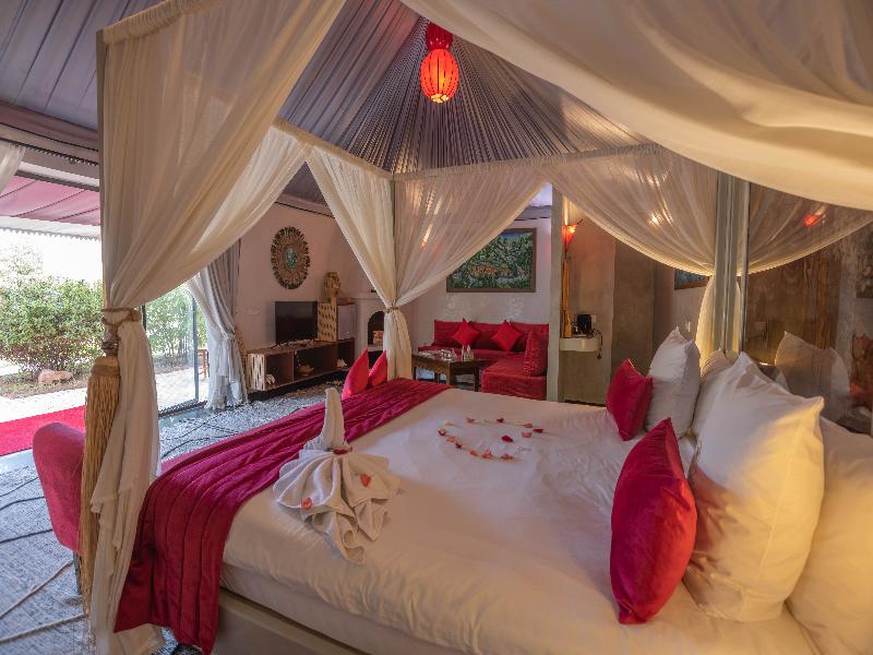 Eden Lodges & SPA image