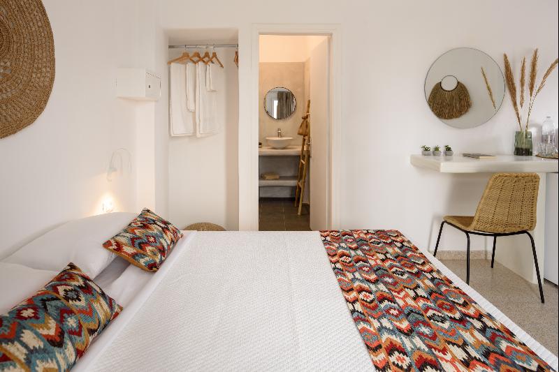 Cal Day Rooms Santorini image