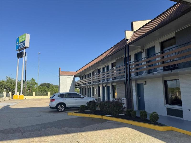 SureStay By Best Western Gonzales image