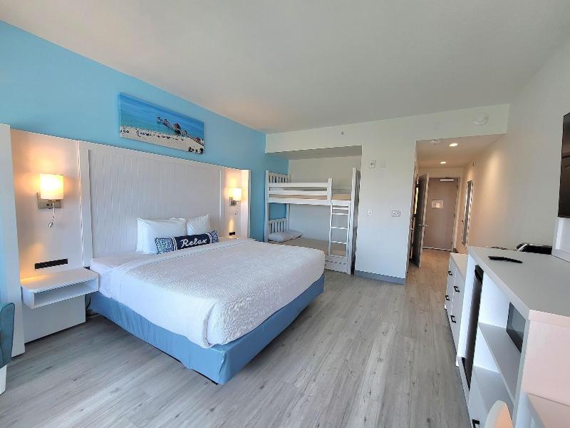 The Chart House Marina Hotel image