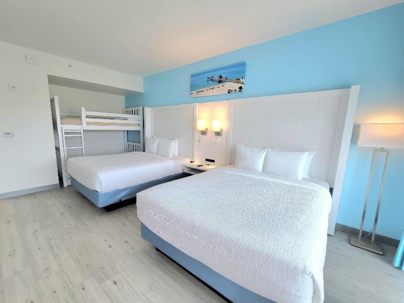 The Chart House Marina Hotel image