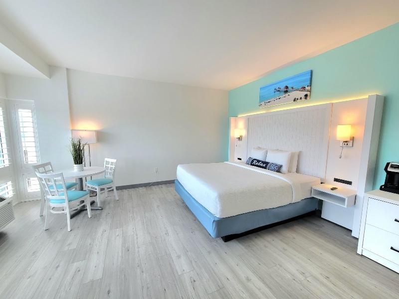 The Chart House Marina Hotel image