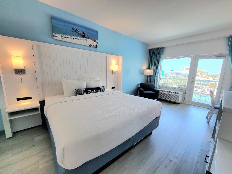The Chart House Marina Hotel image