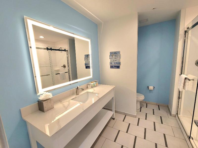 The Chart House Marina Hotel image